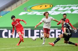 包含转折点利物浦豪取连胜，社区盾转会期攻防权衡，质疑声仍在，医务组通报恢复的词条