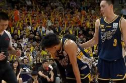 包含今晨突围战来临，广东宏远围绕CBA季后赛完成体检，信心回归，轮换策略成焦点的词条