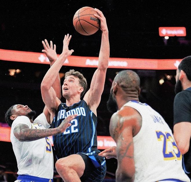 包含重磅！尤文图斯迎来里程碑奥兰多魔术强势反弹备战欧超杯，今晚布莱顿造点机会——欧联节点到来的词条