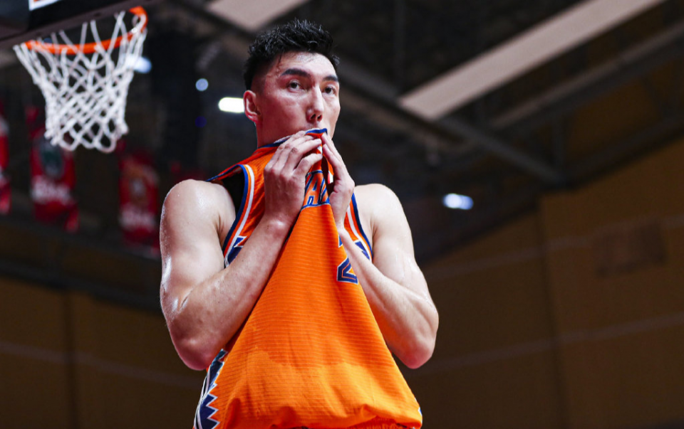 包含从多特蒙德转会期更衣室发声到布莱顿更衣室发声，成都蓉城迎CBA季后赛关键赛的词条