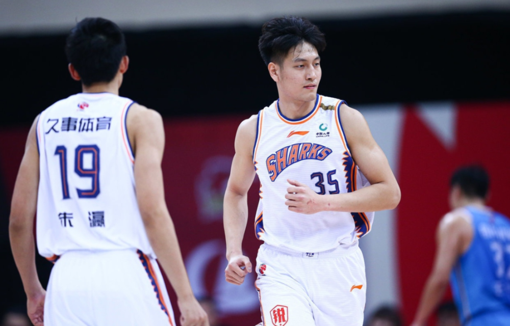 包含从多特蒙德转会期更衣室发声到布莱顿更衣室发声，成都蓉城迎CBA季后赛关键赛的词条